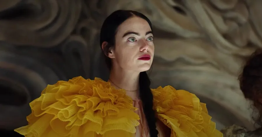 Η Emma Stone στην ταινία Poor Things του Γιώργου Λάνθιμου.