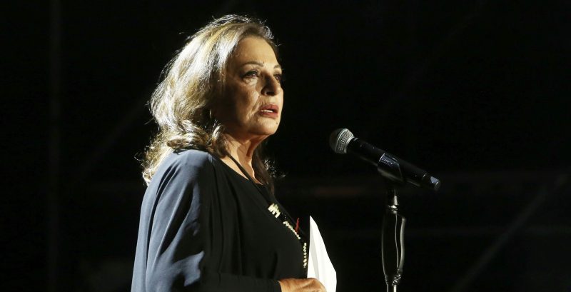 Χάρις Αλεξίου: Συγκινημένη στη συναυλία αφιέρωμα για τον Αντώνη Βαρδή