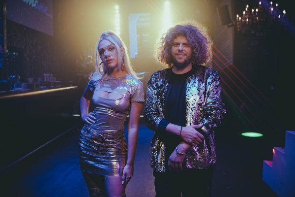Joanne & BOREK: Μας ταξιδεύουν πίσω στα 80’s με το νέο τους video clip!