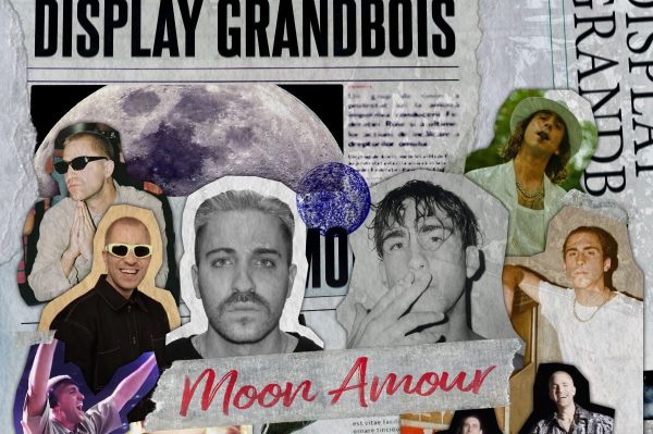 Display: Παρουσιάζει το πρώτο του album “Moon Amour”