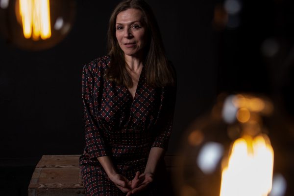 «Η μάνα αυτουνού… Έλλη Ζάχου Ταχτσή»: Μεταφέρεται λόγω επιτυχίας στο Θέατρο Εν Αθήναις