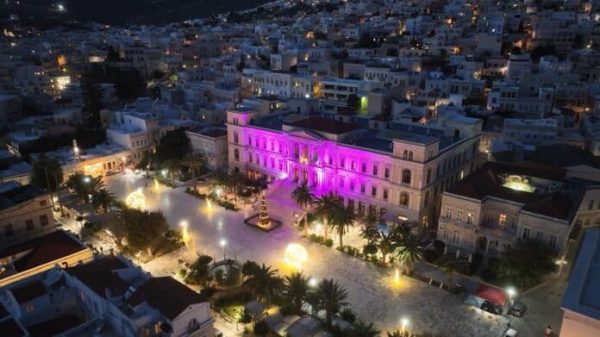 Humanity Greece: Στα χρώματα του εθελοντισμού φωτίστηκε όλη η Ελλάδα για την Διεθνή Ημέρα Εθελοντών