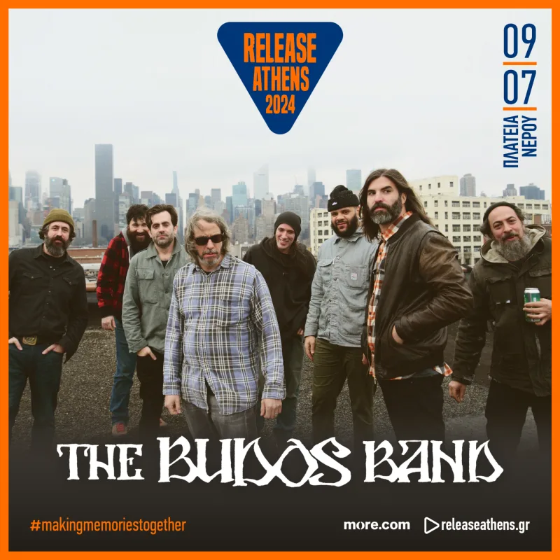 Το συγκρότημα The Budos Band σε ταράτσα με φόντο ουρανοξύστες για το Release Athens 2024.
