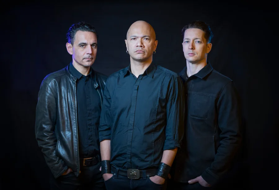 Το συγκρότημα Danko Jones σε στούντιο φωτογράφιση.