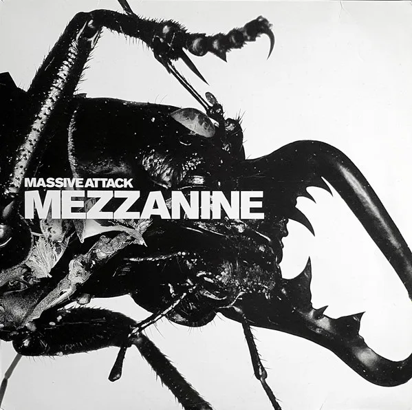 Το εξώφυλλο του άλμπουμ Mezzanine των Massive Attack με ένα σκαθάρι.