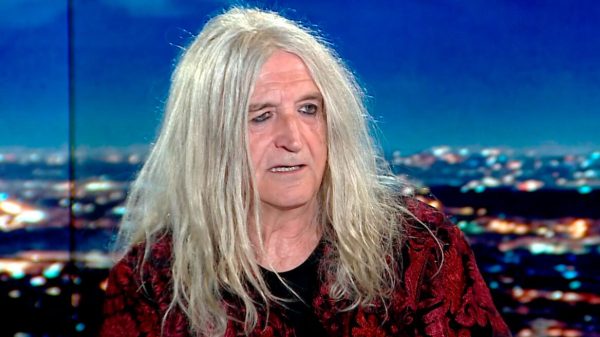 Νίκος Καρβέλας: Η πρώτη συνέντευξη μετά από 25 χρόνια