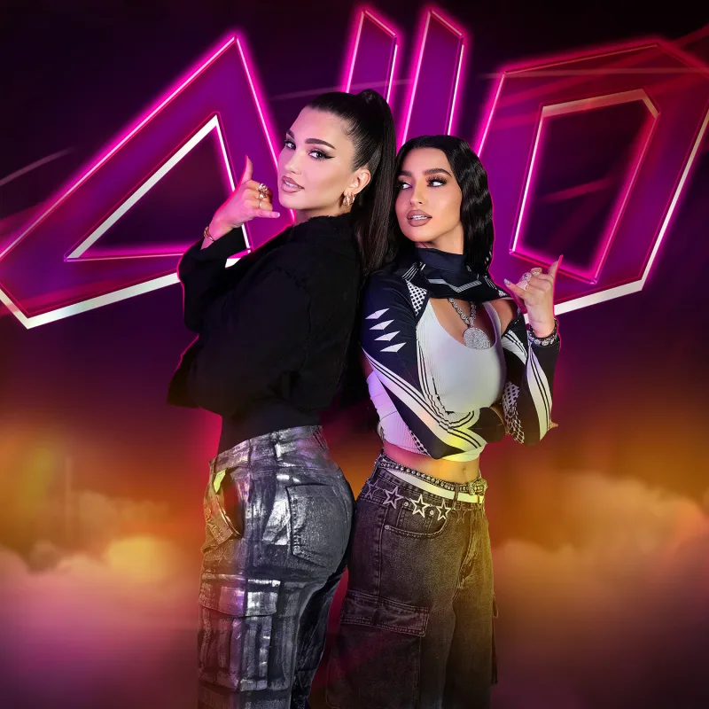 Η Αναστασία και η Enisa ποζάρουν για το music video του τραγουδιού Allo.