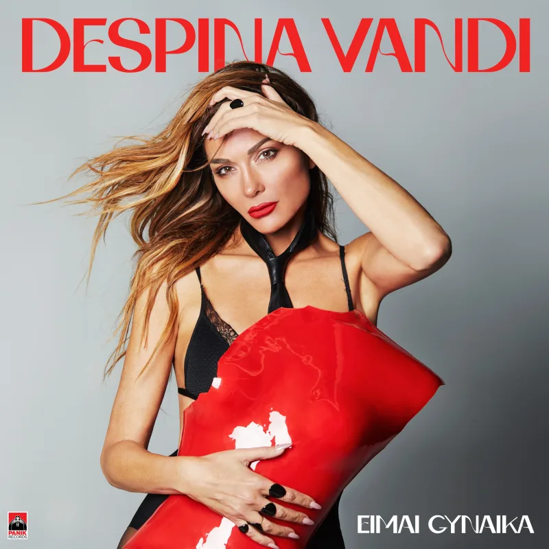 Η Δέσποινα Βανδή ποζάρει για το εξώφυλλο του single «Είμαι Γυναίκα».