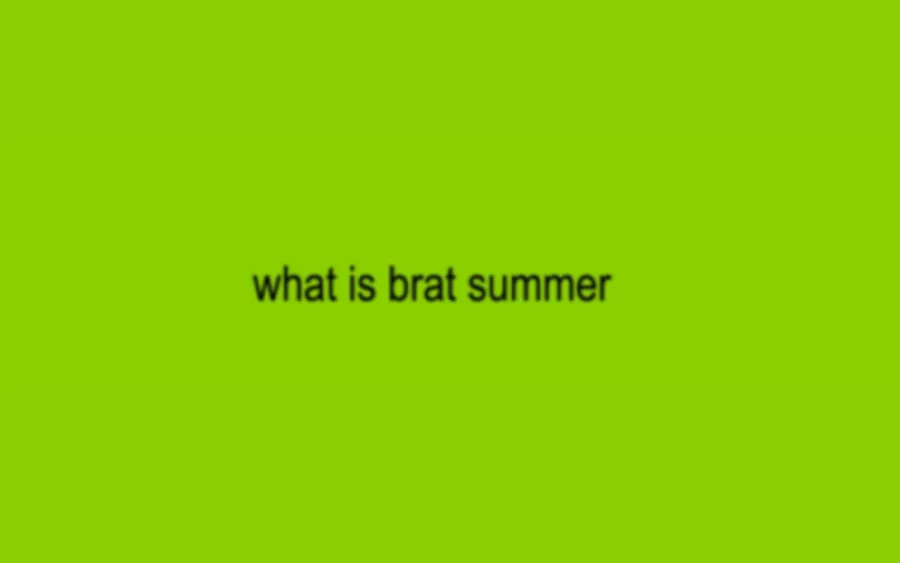Πράσινο φόντο με τη φράση what is brat summer σε μαύρη γραμματοσειρά.