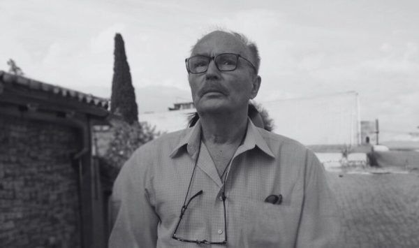 Έφυγε από τη ζωή ο Ντίνος Καρύδης