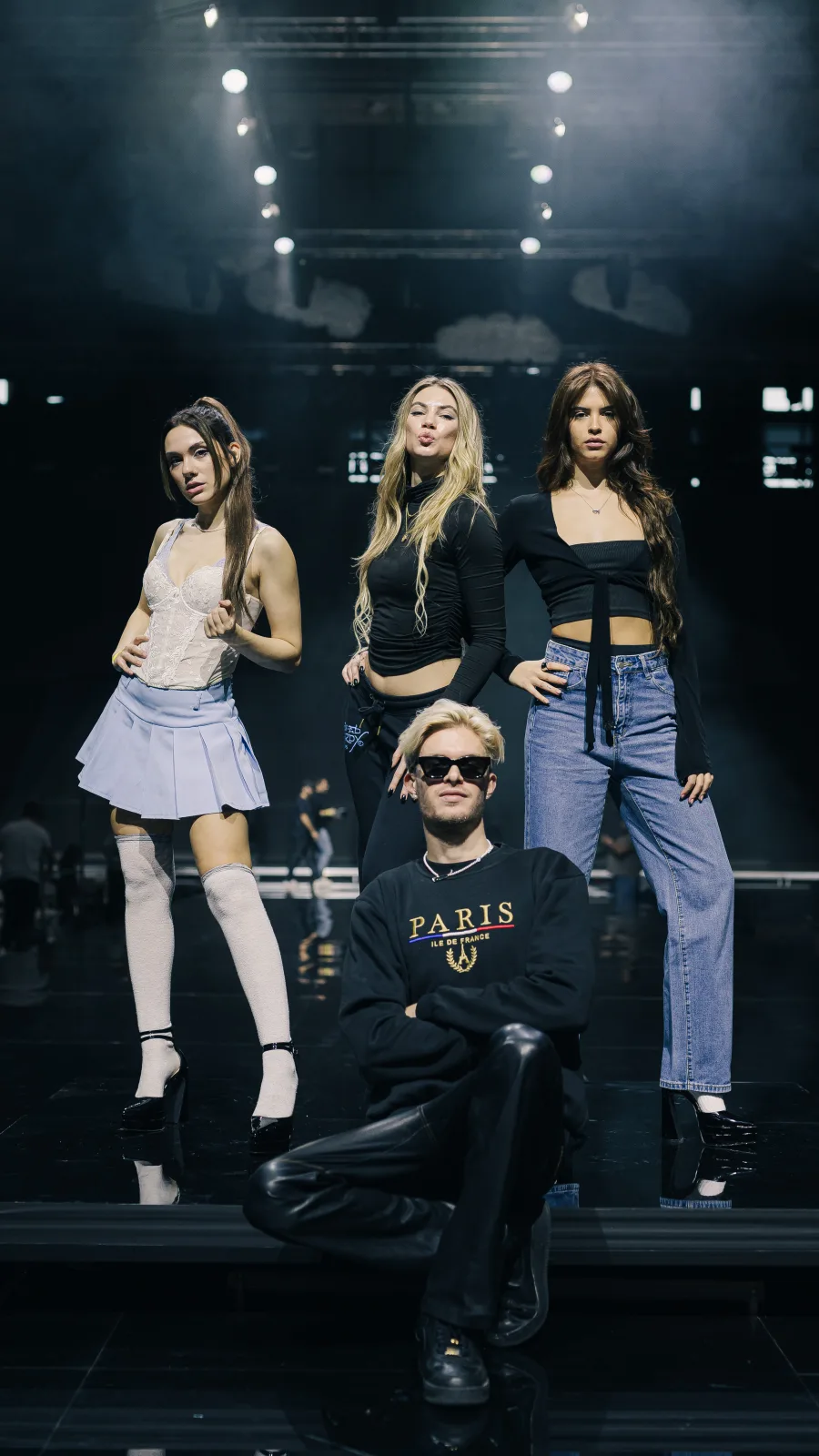 Joanne, Emily, Marina Lamprou και Seno στη σκηνή του MadWalk 2024.