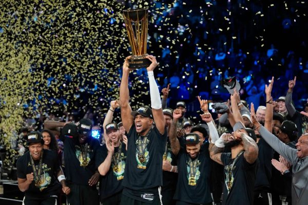 Γιάννης Αντετοκούνμπο: Οδήγησε τους Bucks στην κατάκτηση του NBA Cup