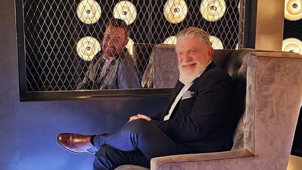 After Dark – Γιάννης Βούρος: «Έχω νοικιάσει αεροπλάνο για έναν έρωτα»