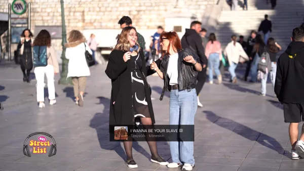 Η Σοφία Θεοδώρα Γιλτίζη παίρνει συνέντευξη από μια κοπέλα στο δρόμο για το Street List.