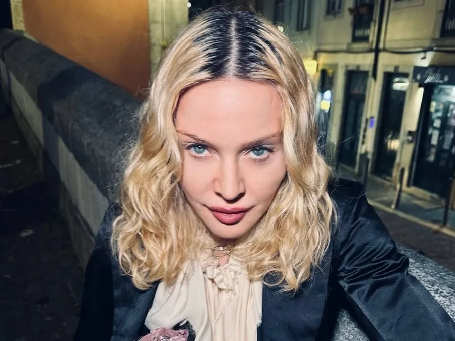 Η Madonna σε φωτογραφία από το Instagram της, με αφορμή την ανακοίνωση για το νέο άλμπουμ Confessions 2.