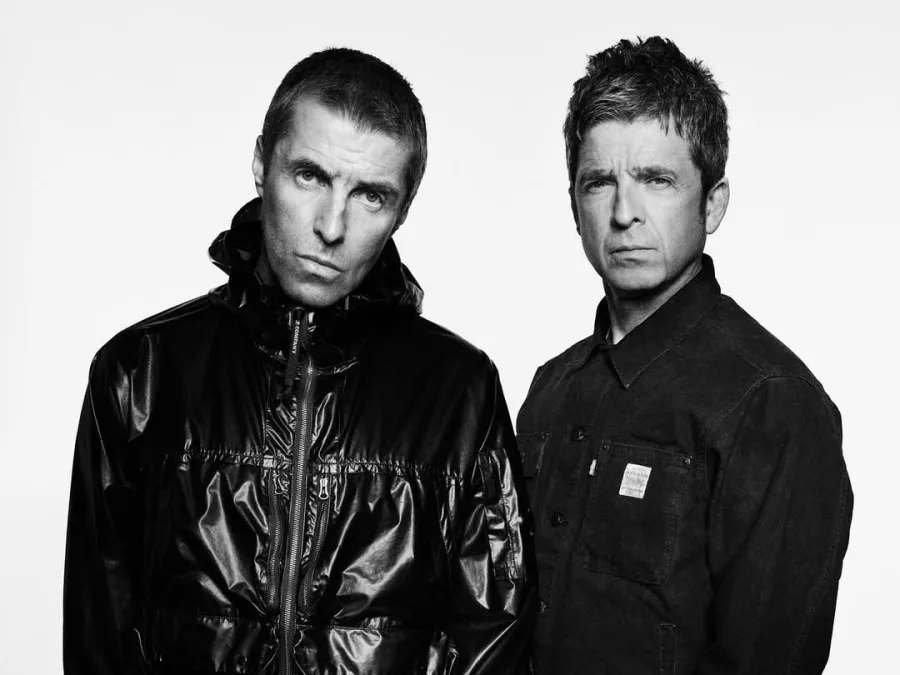 Το συγκρότημα των Oasis για την περιοδεία Oasis Live ‘25 Tour.