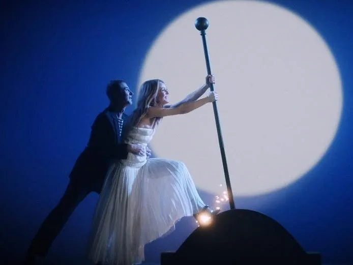 Η Vanessa Paradis σε φωτογραφία από τον επίσημο λογαριασμό της στο Instagram για την κυκλοφορία του νέου της άλμπουμ.