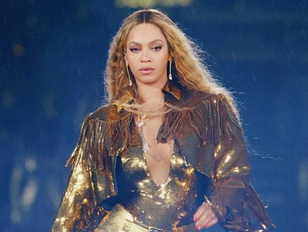 Η Beyoncé σταμάτησε τη συναυλία της για να κάνει gender reveal