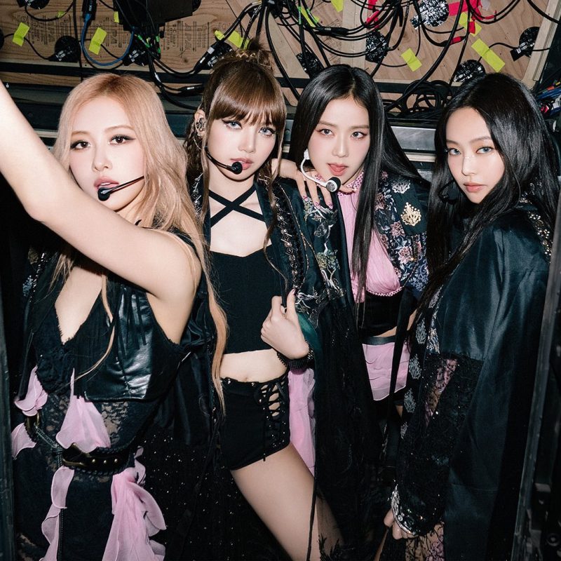 Το γυναικείο συγκρότημα της K-pop Blackpink σε προωθητική φωτογραφία για το νέο τους single και την περιοδεία τους.