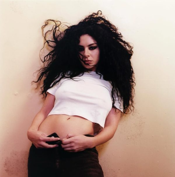 Μετά από την επιτυχία του δίσκου της «Brat», η Charli xcx προβλέπει… flop