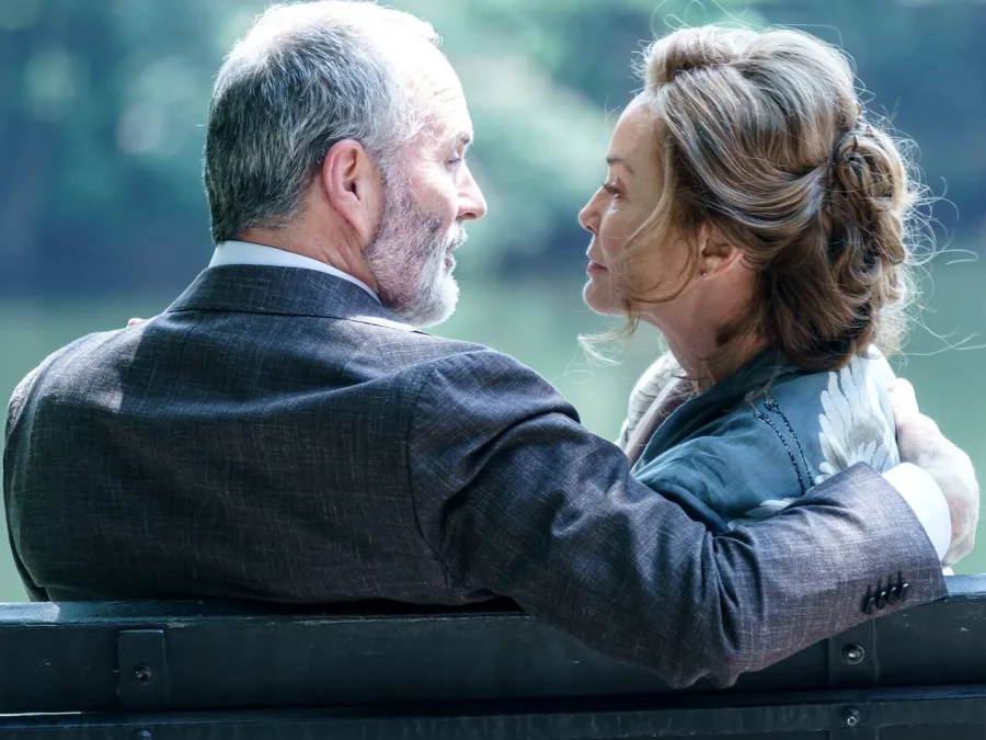 Η Jessica Lange σε σκηνή από την ταινία Η Σπουδαία Κυρία Χολ.