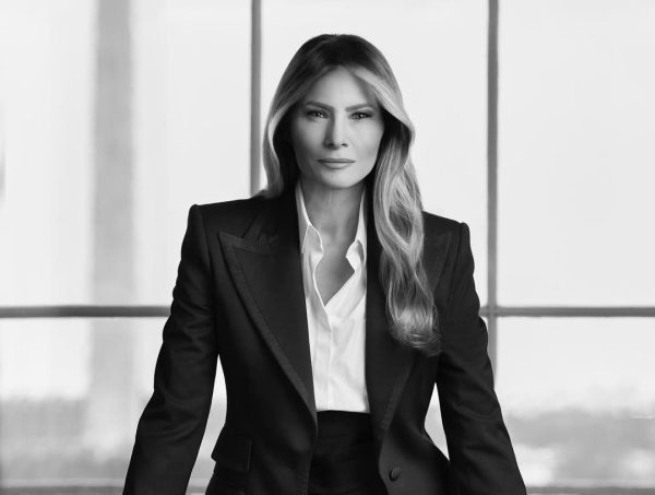 Άκου τα απομνημονεύματα της Melania Trump σε audiobook με τη φωνή της