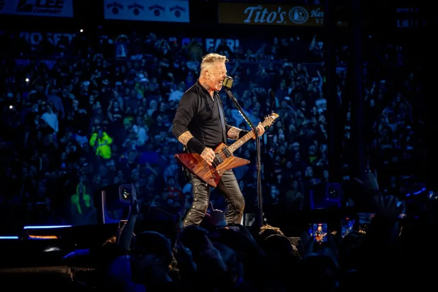 Το συγκρότημα των Metallica σε φωτογραφία από τον επίσημο λογαριασμό τους στο Instagram για τη συναυλία στο ΟΑΚΑ.
