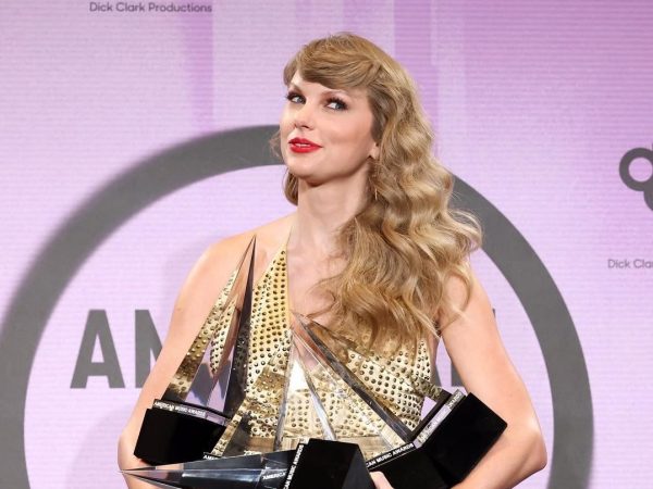 Όλα τα σενάρια για την απουσία της Taylor Swift από τα φετινά American Music Awards
