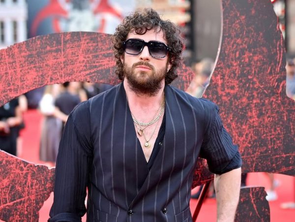 Ο Aaron Taylor-Johnson δεν λέει λέξη για τον James Bond – και οι φήμες για τον νέο 007 παίρνουν φωτιά