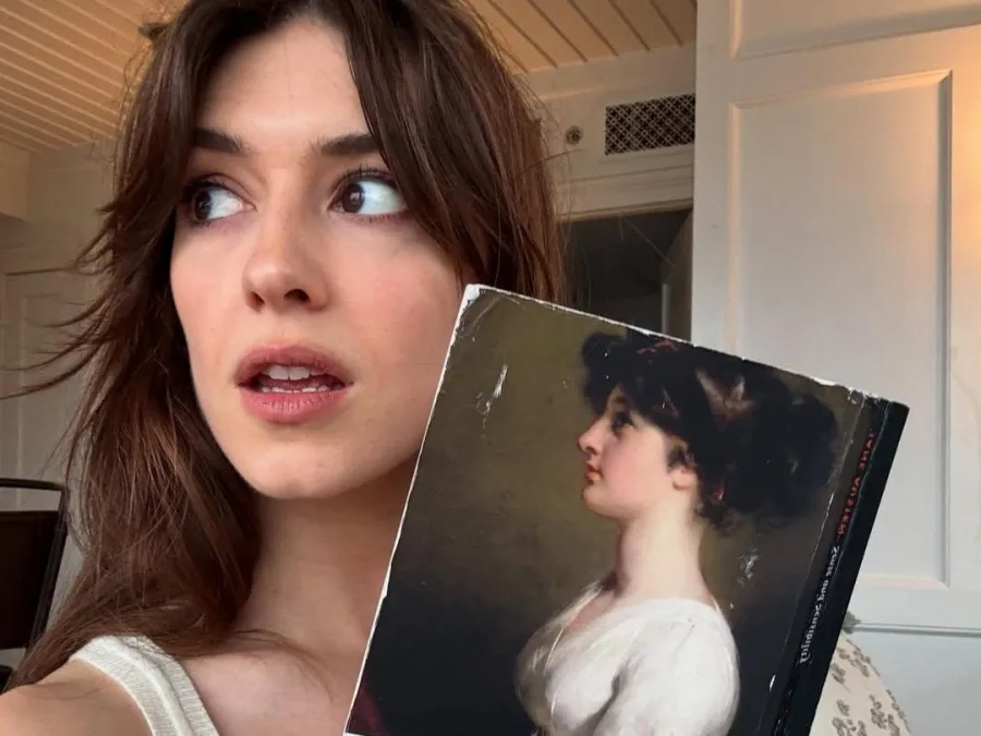 Η ηθοποιός Daisy Edgar-Jones που θα ενσαρκώσει την Elinor στο νέο «Λογική και Ευαισθησία».