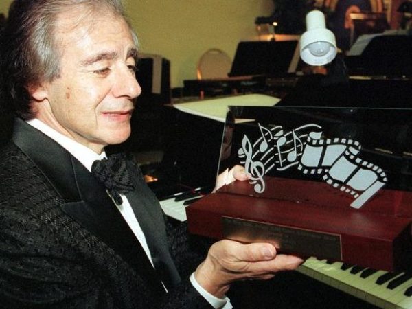 Έφυγε ο Lalo Schifrin: Ο θρύλος πίσω από τη μουσική του Mission Impossible