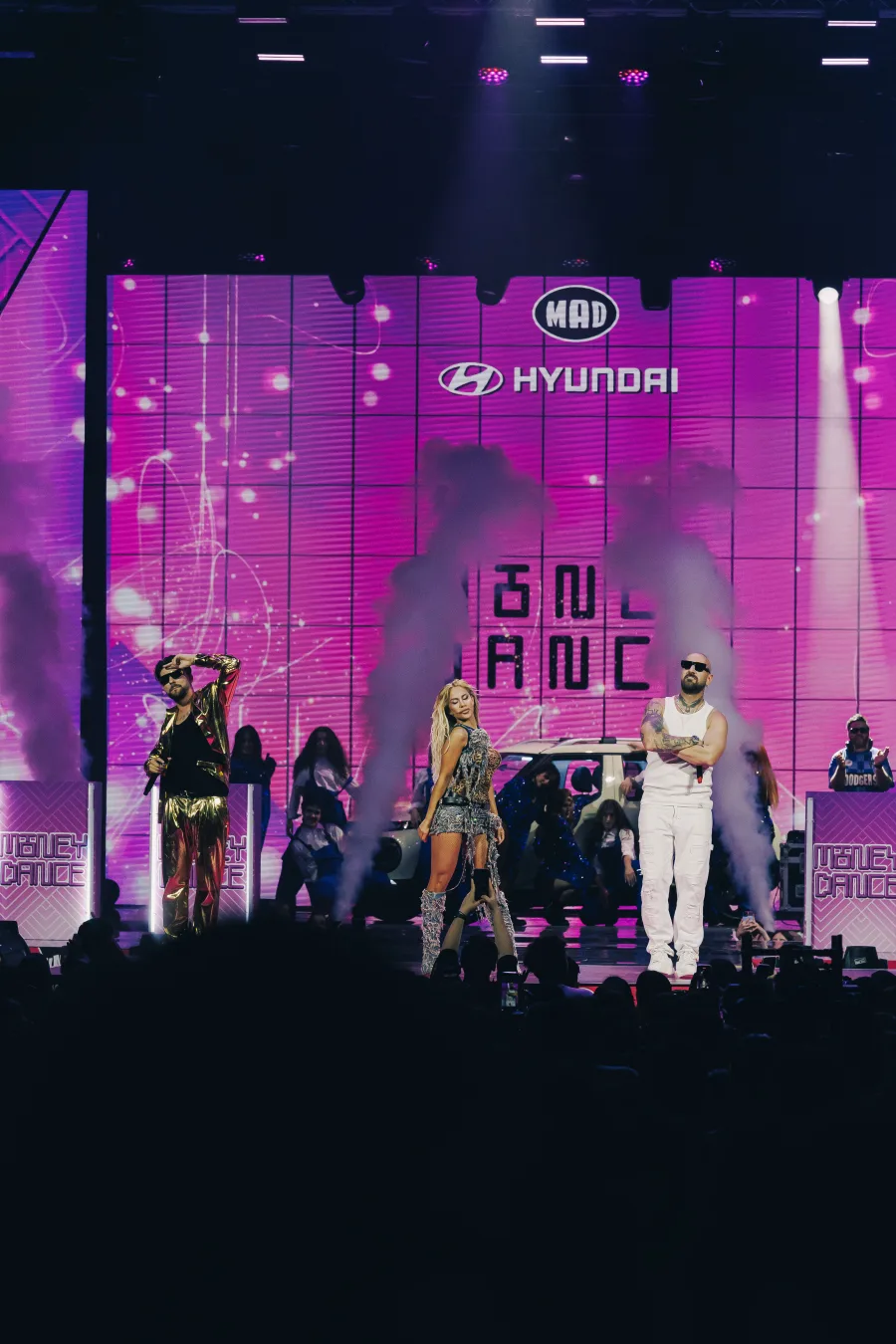 Ο FY και οι KINGS στη σκηνή των Mad VMA 2025 σε μια urban-pop συνεργασία.