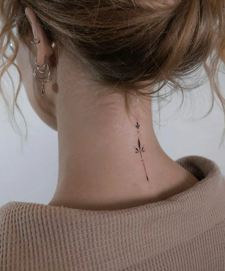 Μίνιμαλ σχέδιο tattoo για έμπνευση σχετικά με την επιλογή του ιδανικού τατουάζ που ταιριάζει στο στιλ σου.