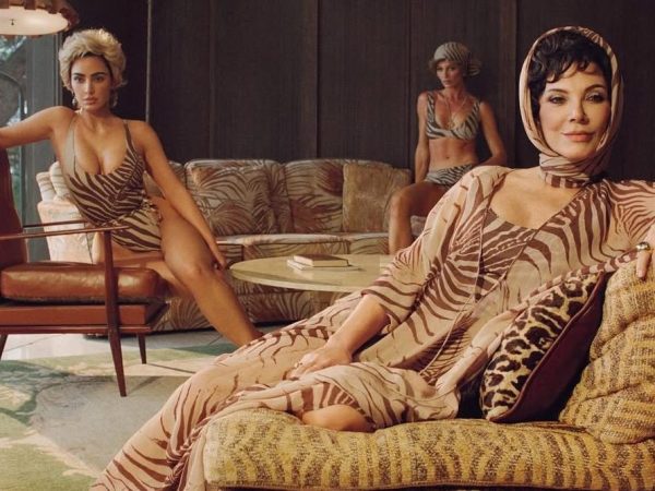 Η Kim Kardashian σε μια iconic συνεργασία με τον οίκο Roberto Cavalli 