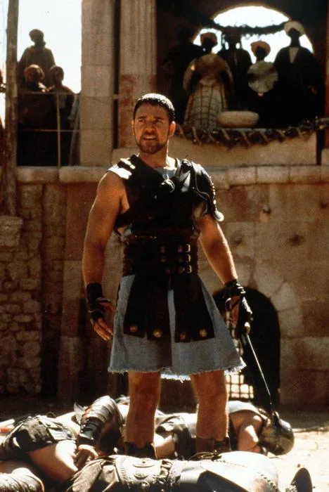 Ο ηθοποιός Russell Crowe στην επιστροφή του στον τόπο γυρισμάτων της ταινίας Μονομάχος.