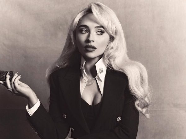 Sabrina Carpenter: Μετά το «Espresso» έρχεται το «Manchild»