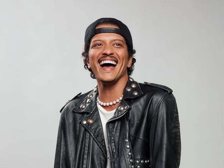 Ο Bruno Mars ως avatar στο βιντεοπαιχνίδι Fortnite Festival για τη Season 9.