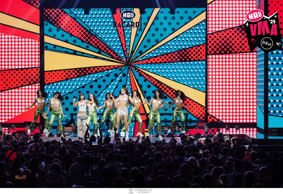 Η Evangelia και η Marseaux στη σκηνή των Mad VMA 2025.