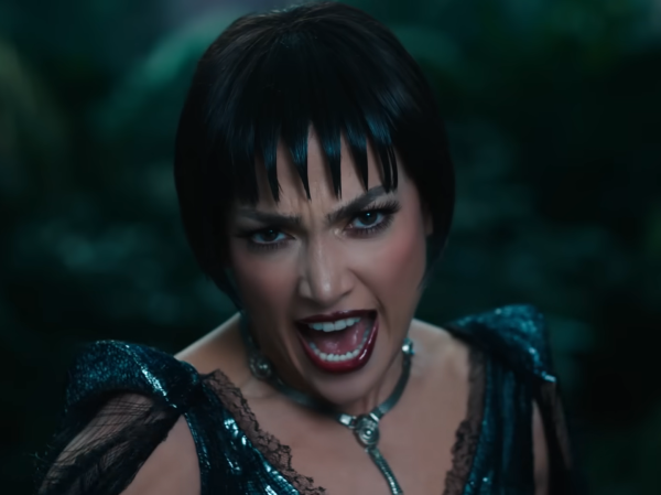 Η Jennifer Lopez επιστρέφει ως «γυναίκα αράχνη»