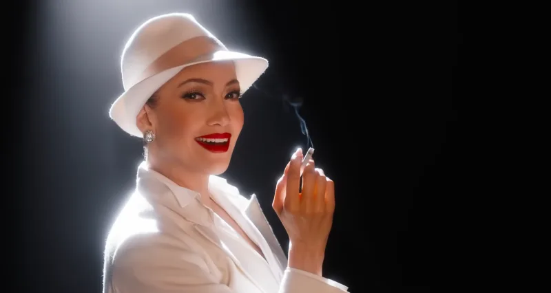 Στιγμιότυπο της Jennifer Lopez από το YouTube για την ταινία Kiss of the Spider Woman.