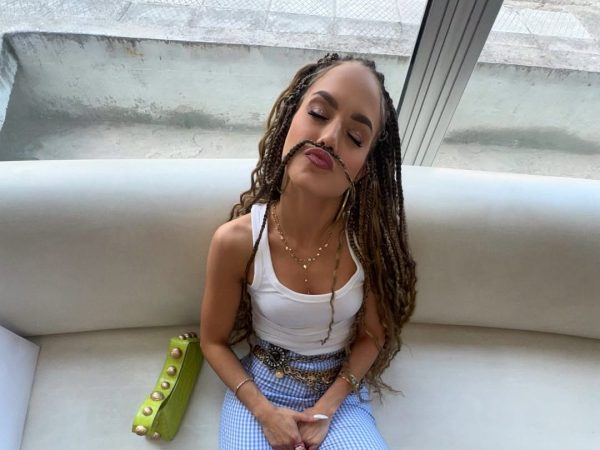 Τα χτενίσματα των stars στα Mad VMA 2025 από την ΔΕΗ: Wet looks, πλεξούδες και έντονες αντιθέσεις