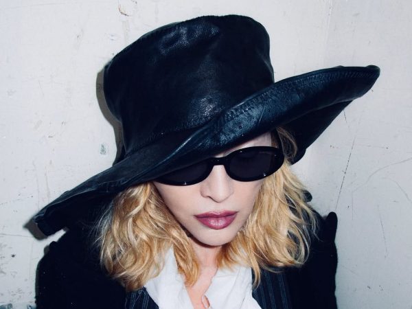 27 χρόνια μετά η Madonna «ξεσκονίζει» το «Ray of Light» και βγάζει νέο album το «Veronica Electronica»