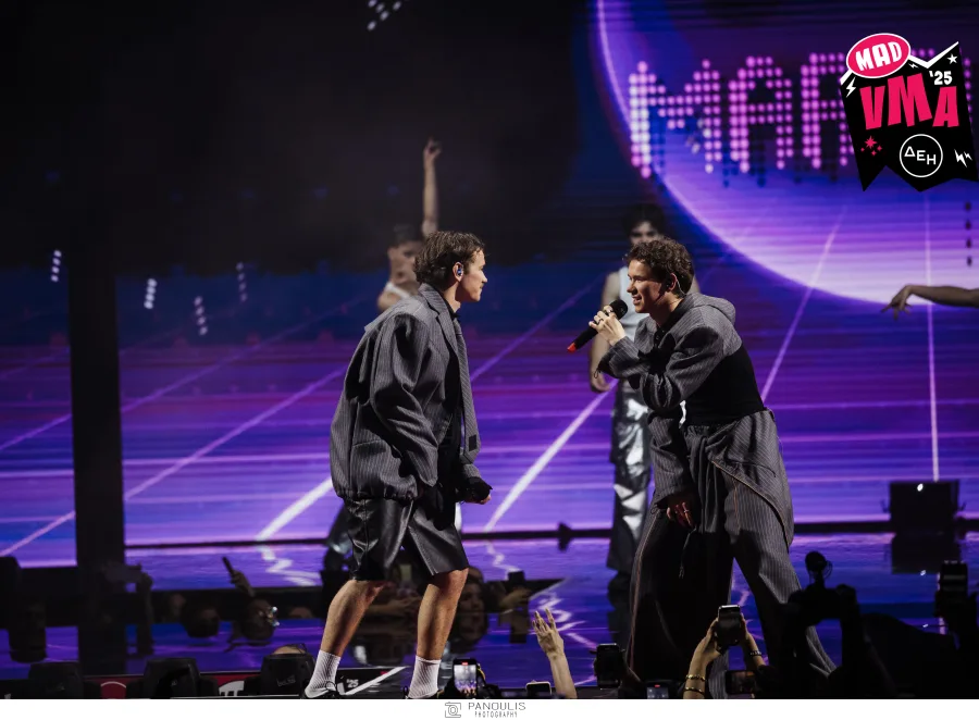 Οι Marcus & Martinus στη σκηνή των Mad VMA 2025.