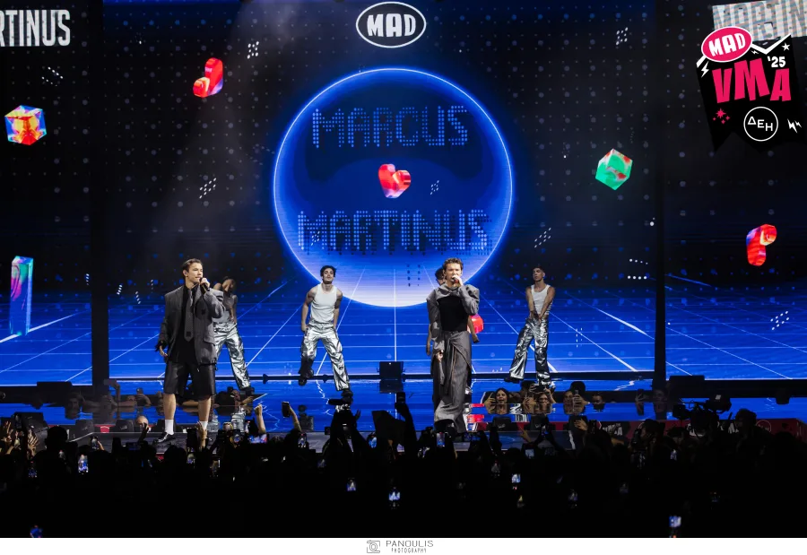 Οι Marcus & Martinus στη σκηνή των Mad VMA 2025.