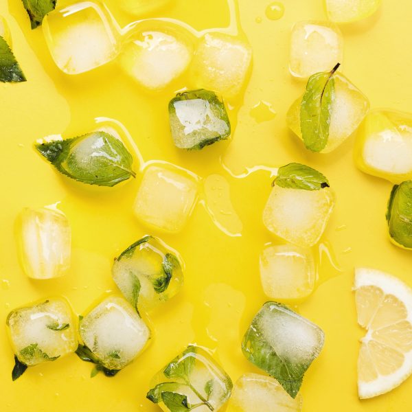 Το detox ρόφημα που ξυπνά τον μεταβολισμό σου με 1 παγάκι