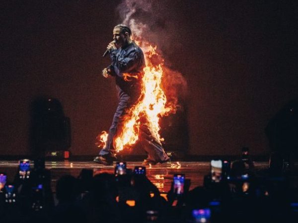 Mad VMA 2025 – Saske: Από την πρώτη εμφάνιση στη σκηνή… κατευθείαν νικητής