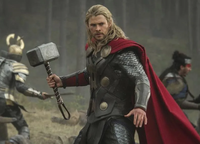 Ο χαρακτήρας του Thor από την επίσημη σελίδα της ταινίας της Marvel.