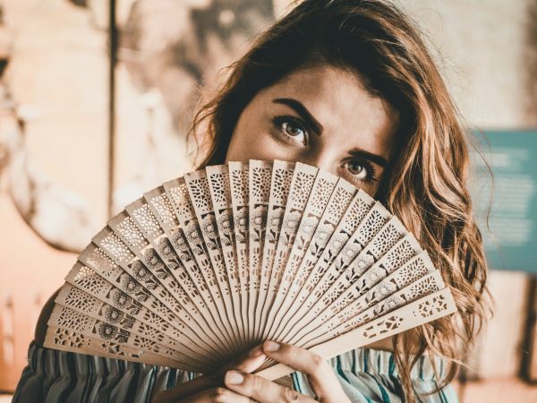 Πώς να μειώσεις τη ζέστη στο σπίτι χωρίς κλιματιστικό