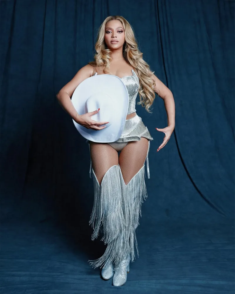 Η Beyoncé σε φωτογραφία από το Instagram της, με αφορμή την αναζήτηση σπιτιού στην Οξφόρδη για το Cowboy Carter.