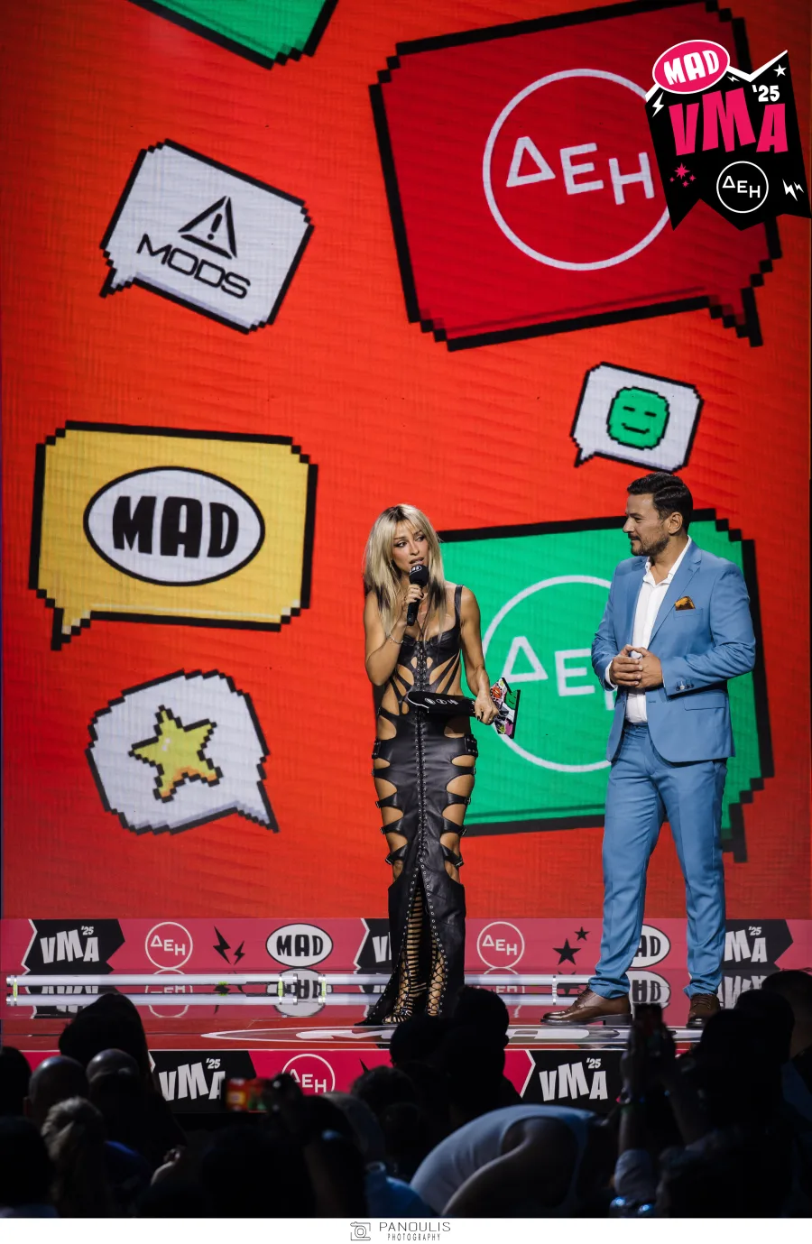 Η Ελένη Φουρέιρα στη σκηνή των Mad VMA 2025.